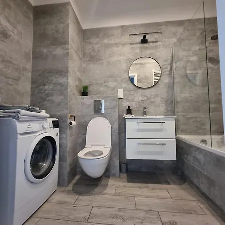 Apartament Mieszkanie Ptasia 20 Obok Stadionu I Lotniska Z Darmowym Parkingiem -self Check In Poznań