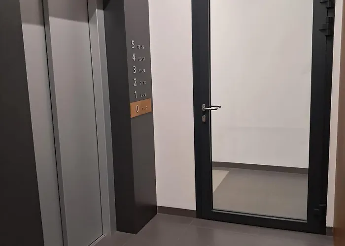 Mieszkanie Ptasia 20 Obok Stadionu I Lotniska Z Darmowym Parkingiem -self Check In *