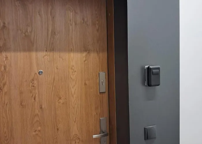 Mieszkanie Ptasia 20 Obok Stadionu I Lotniska Z Darmowym Parkingiem -self Check In Apartamento *